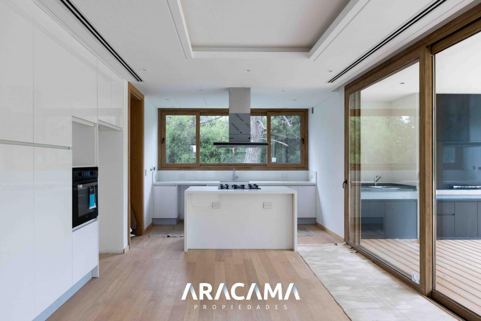 Saint Thomas Este 100