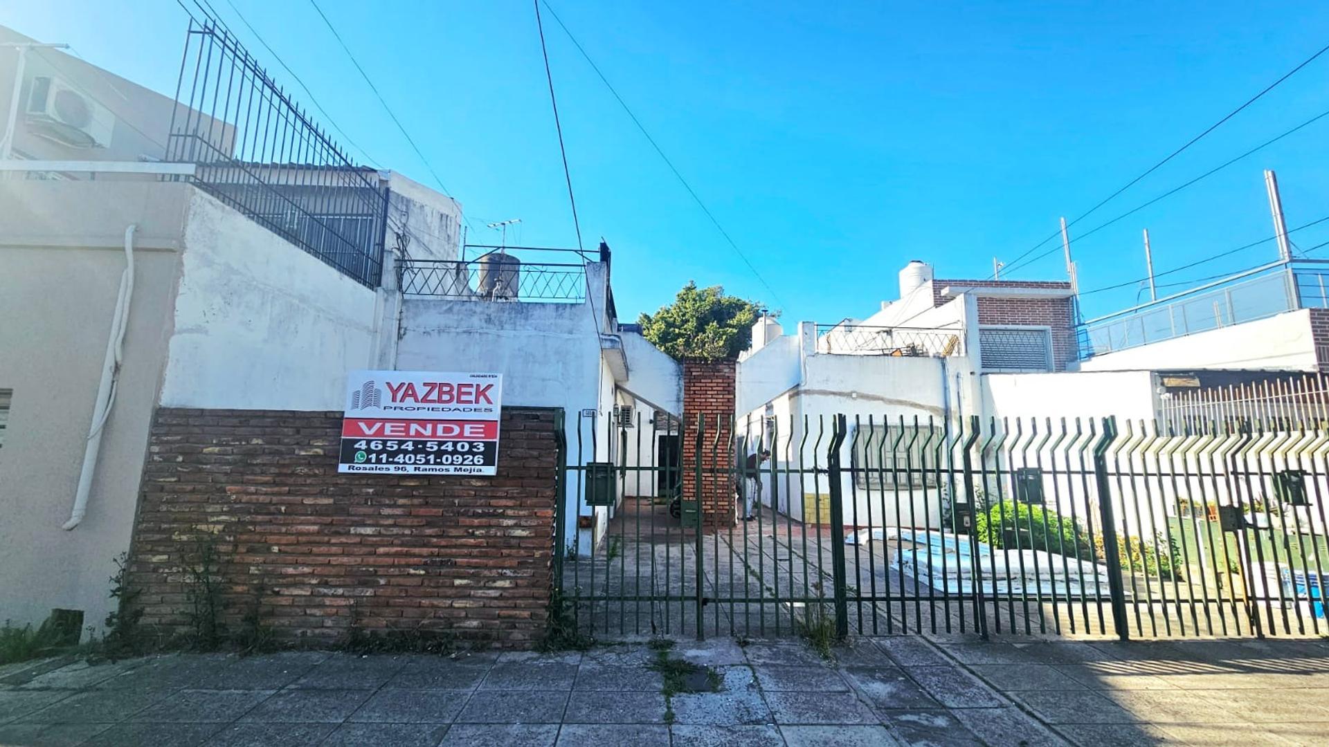 DEPARTAMENTO DE 2 AMB. TIPO PH CON COCHERA Y TERRAZA PROPIA