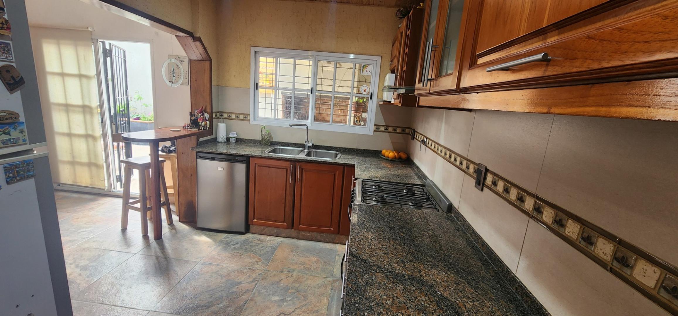 Depto Tipo Casa 5 ambientes con 2 baños