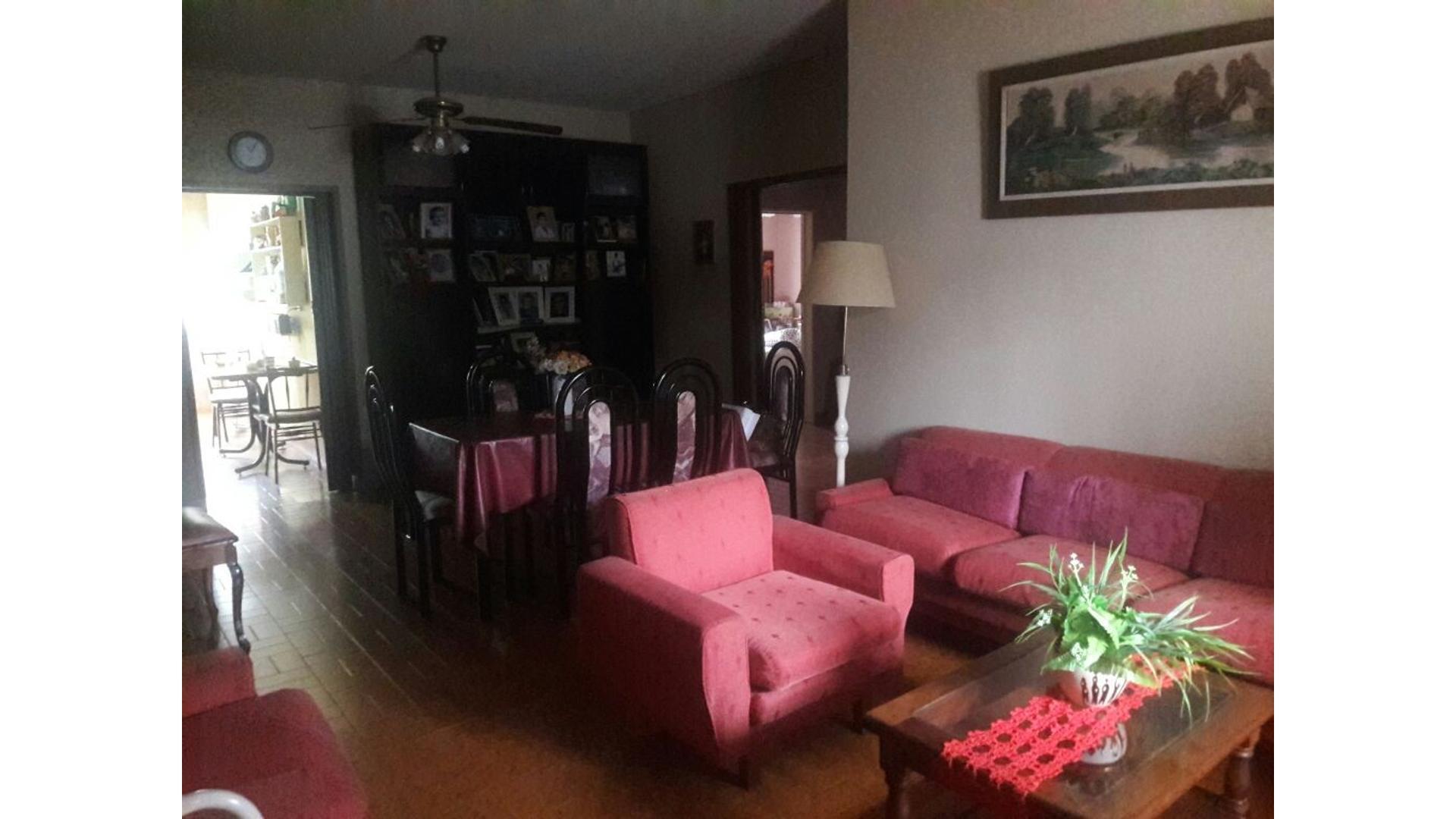 Casa 4 ambientes con 1 baño