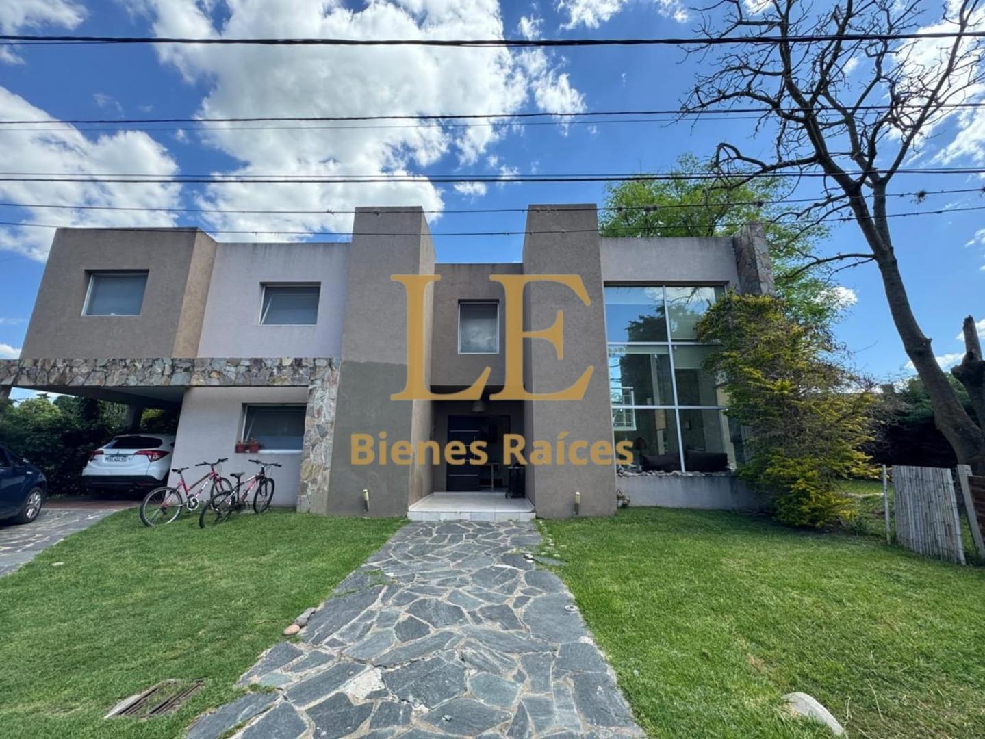 Casa en Alquiler en Club Privado Loma Verde, USD 1.300