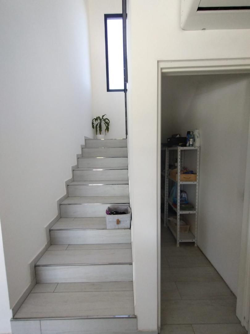 Casa 6 ambientes con 4 baños