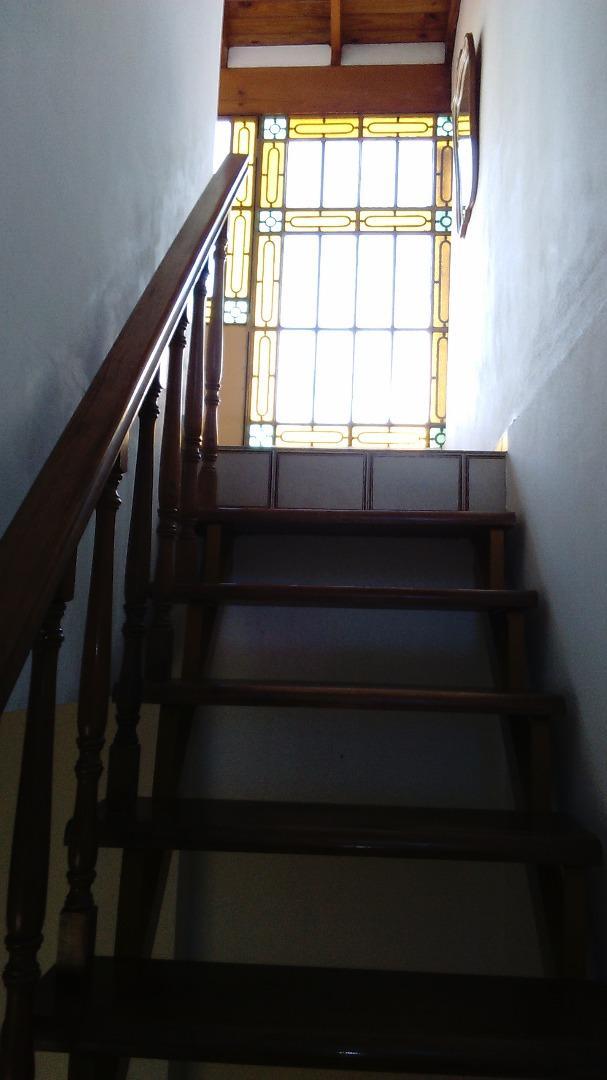 VENTA - CASA 4 AMBIENTES, VILLA INSUPERABLE.