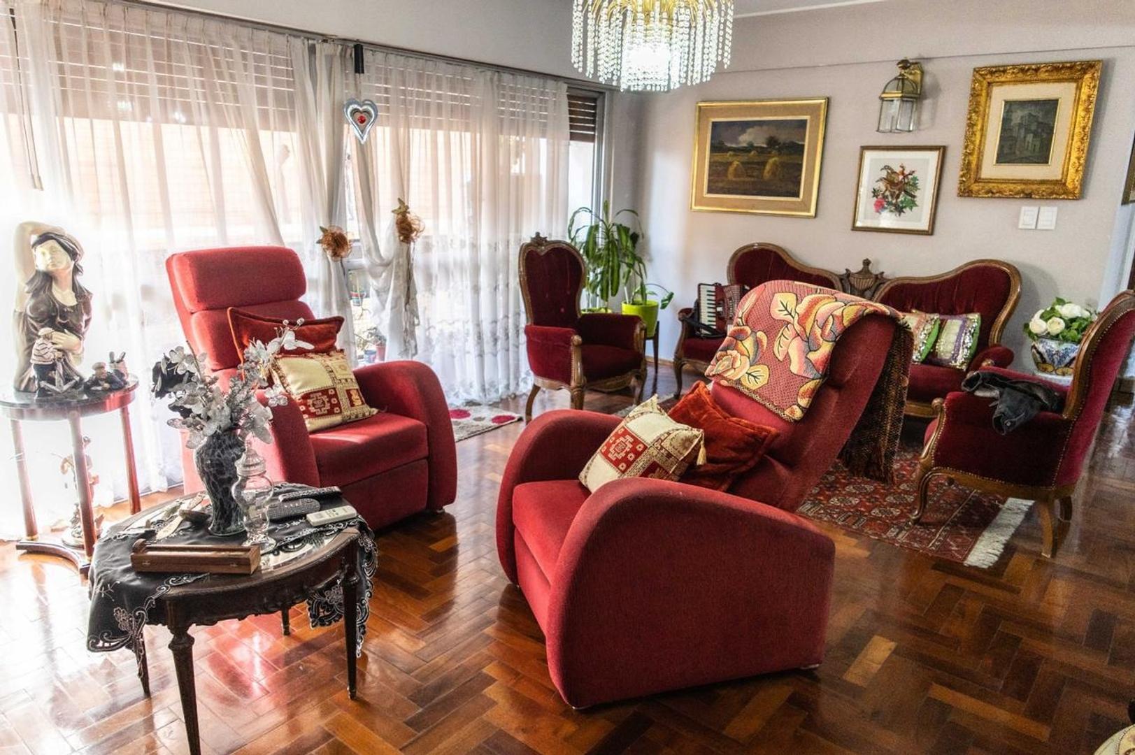 VENTA DE DEPARTAMENTO 3 DORMITORIOS CON COCHERA B° ALBERDI