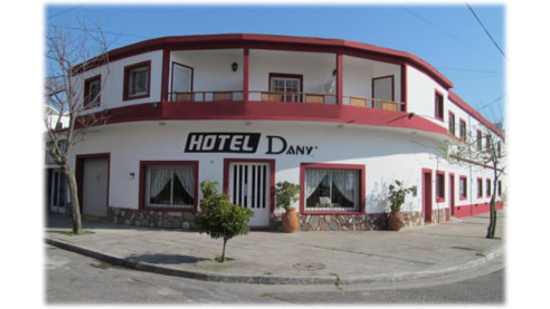 HOTEL EN STA TERESITA, MED. CUADRA DEL MAR HAB. DISPONIBLES