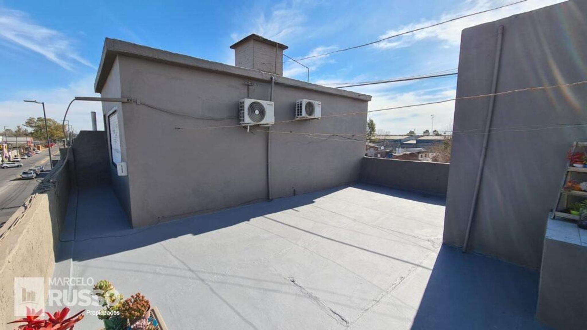 LOCAL + 2 DEPARTAMENTOS EN BLOCK