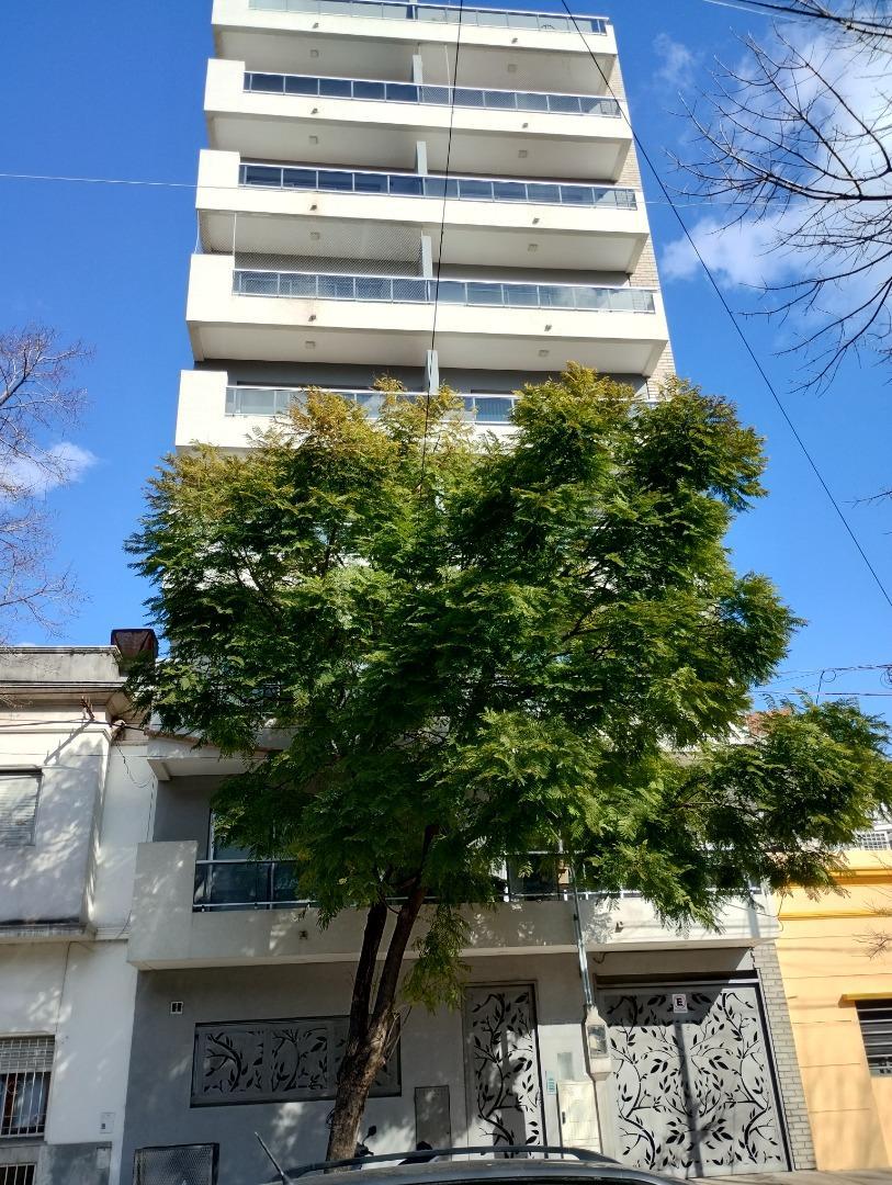 18 E/ 43 Y 44 , Piso 6