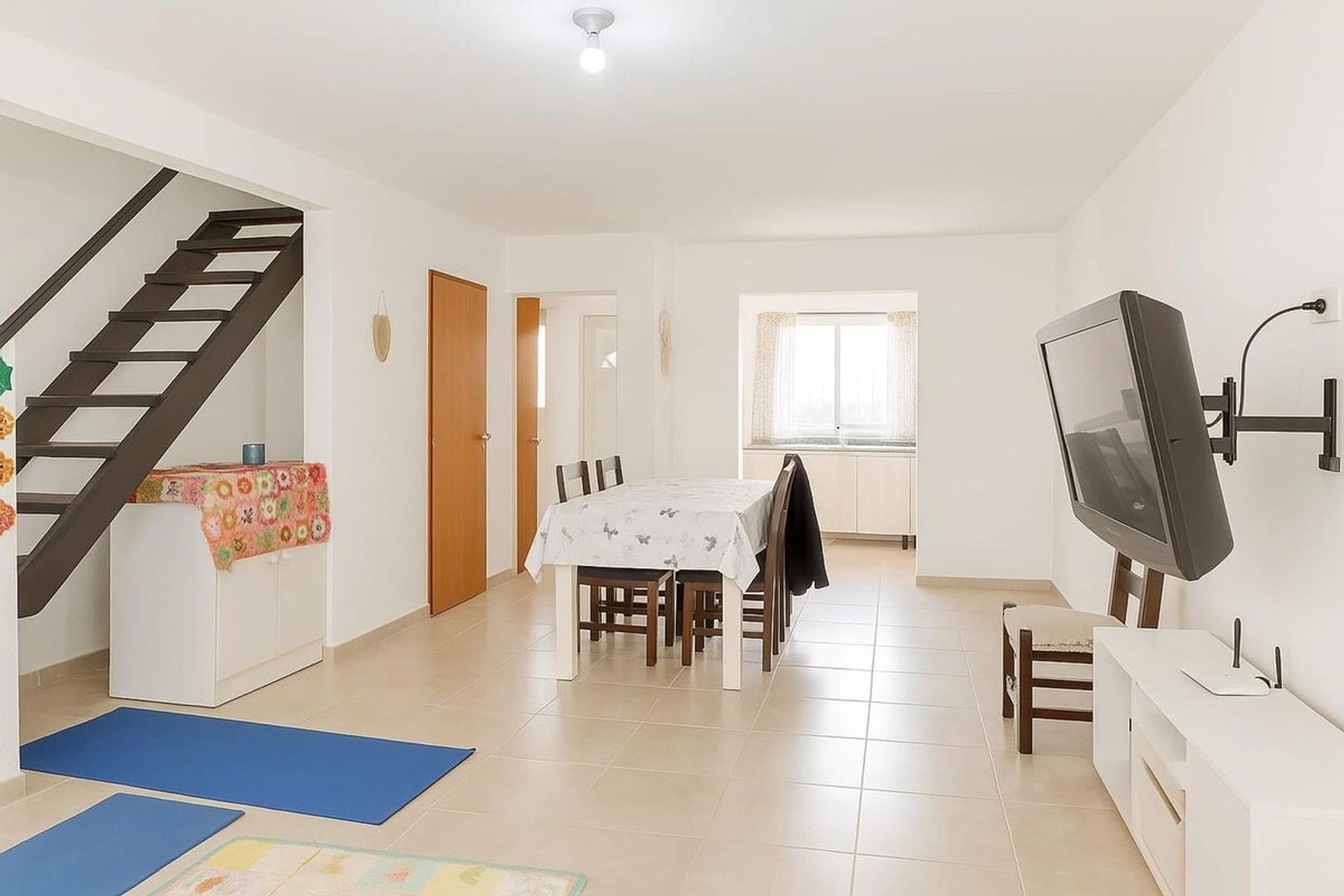 AVENIDA U. ILIA RUTA 8 8700