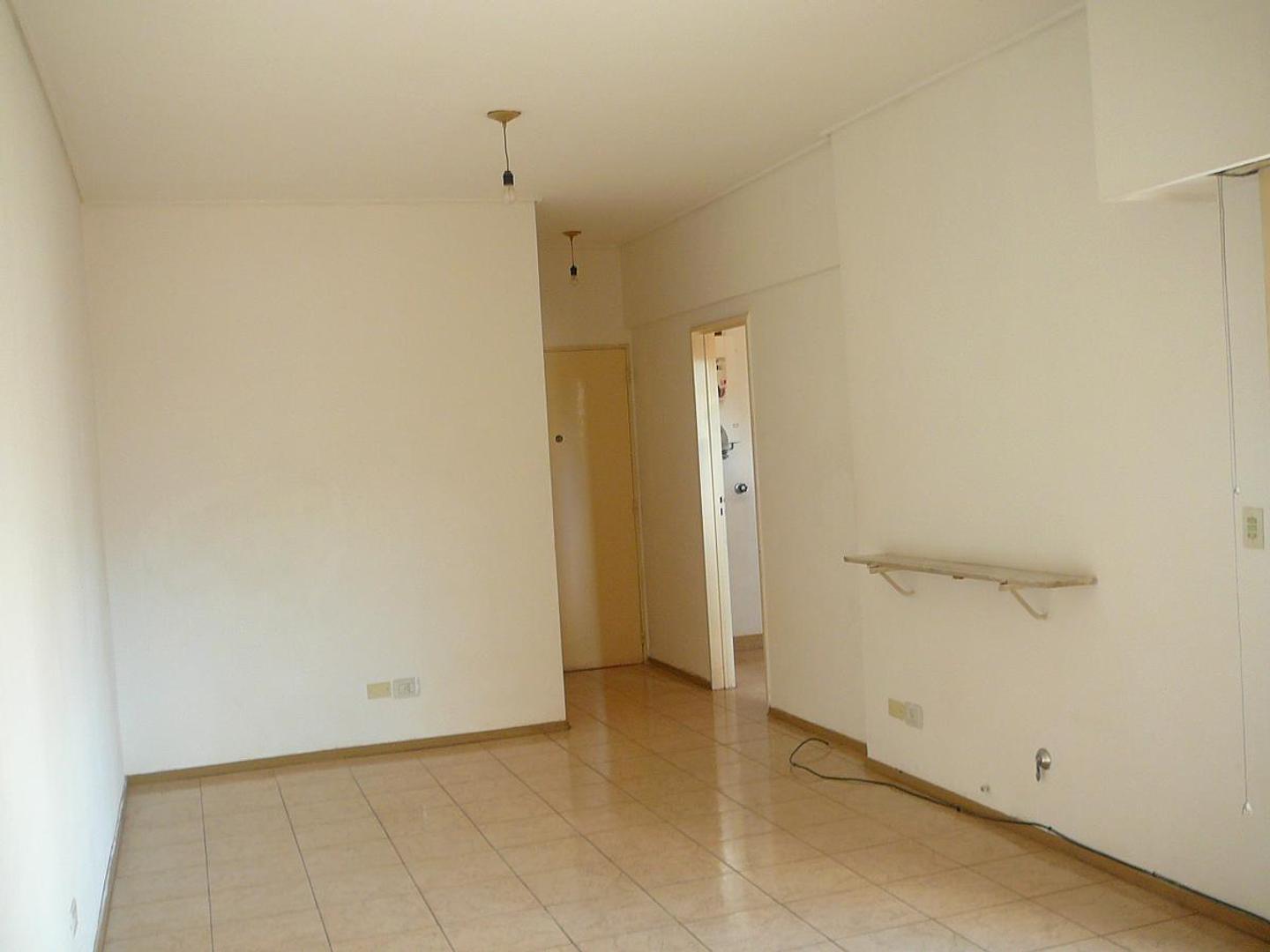 Departamento en Alquiler en Almagro Sur, $ 600.000