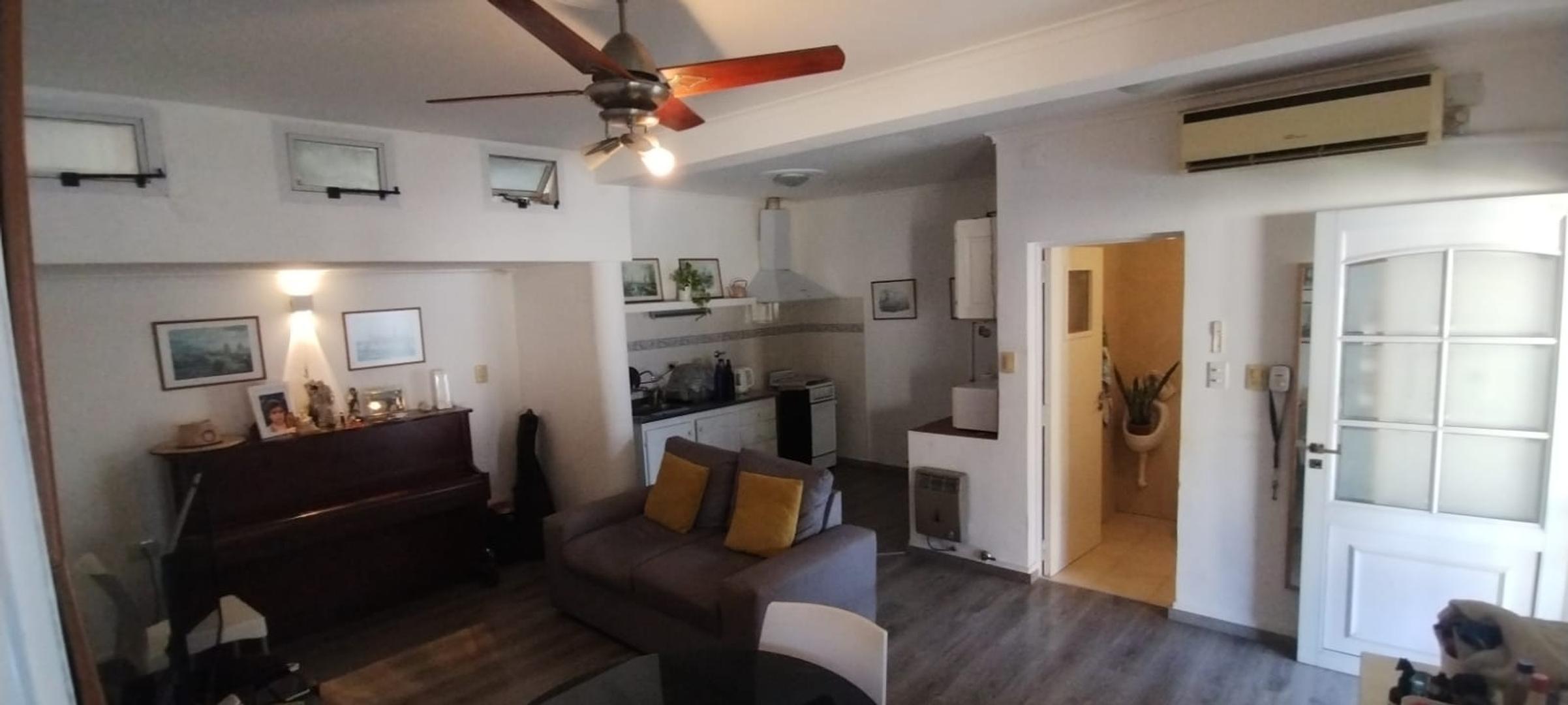 AMPLIA CASA EN GUADALUPE ESTE