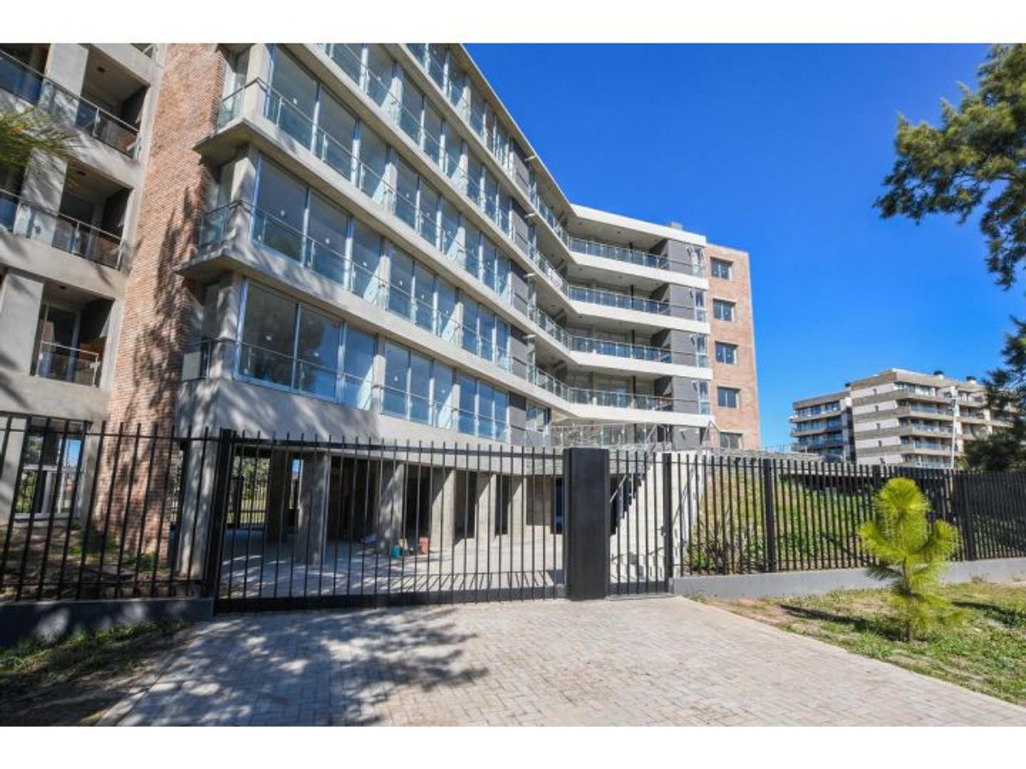 Departamento en Venta en Fisherton, USD 105.000