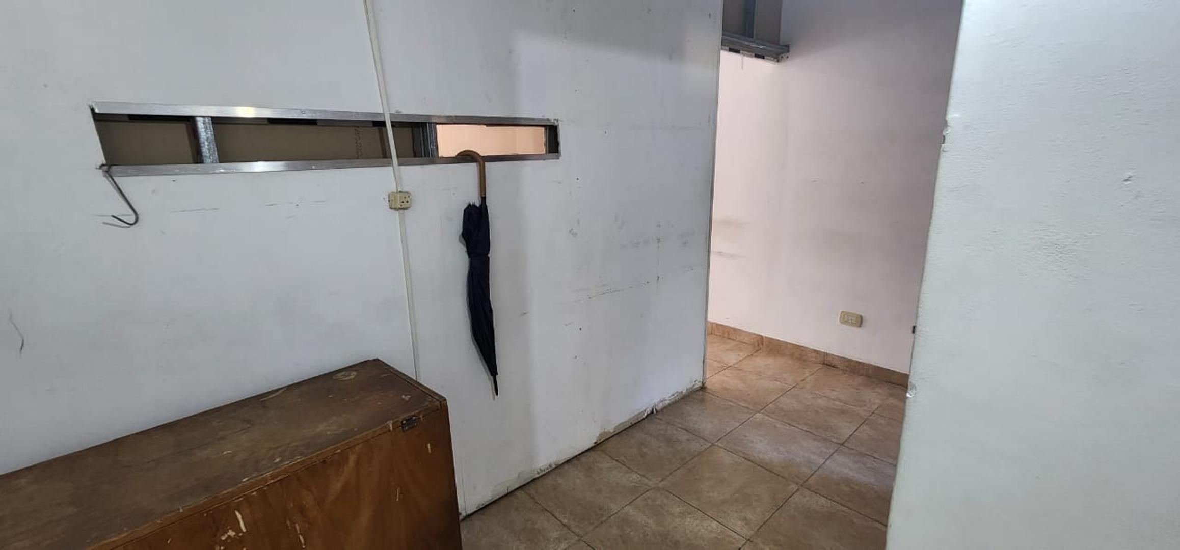 Local en Alquiler en Munro, $ 690.000