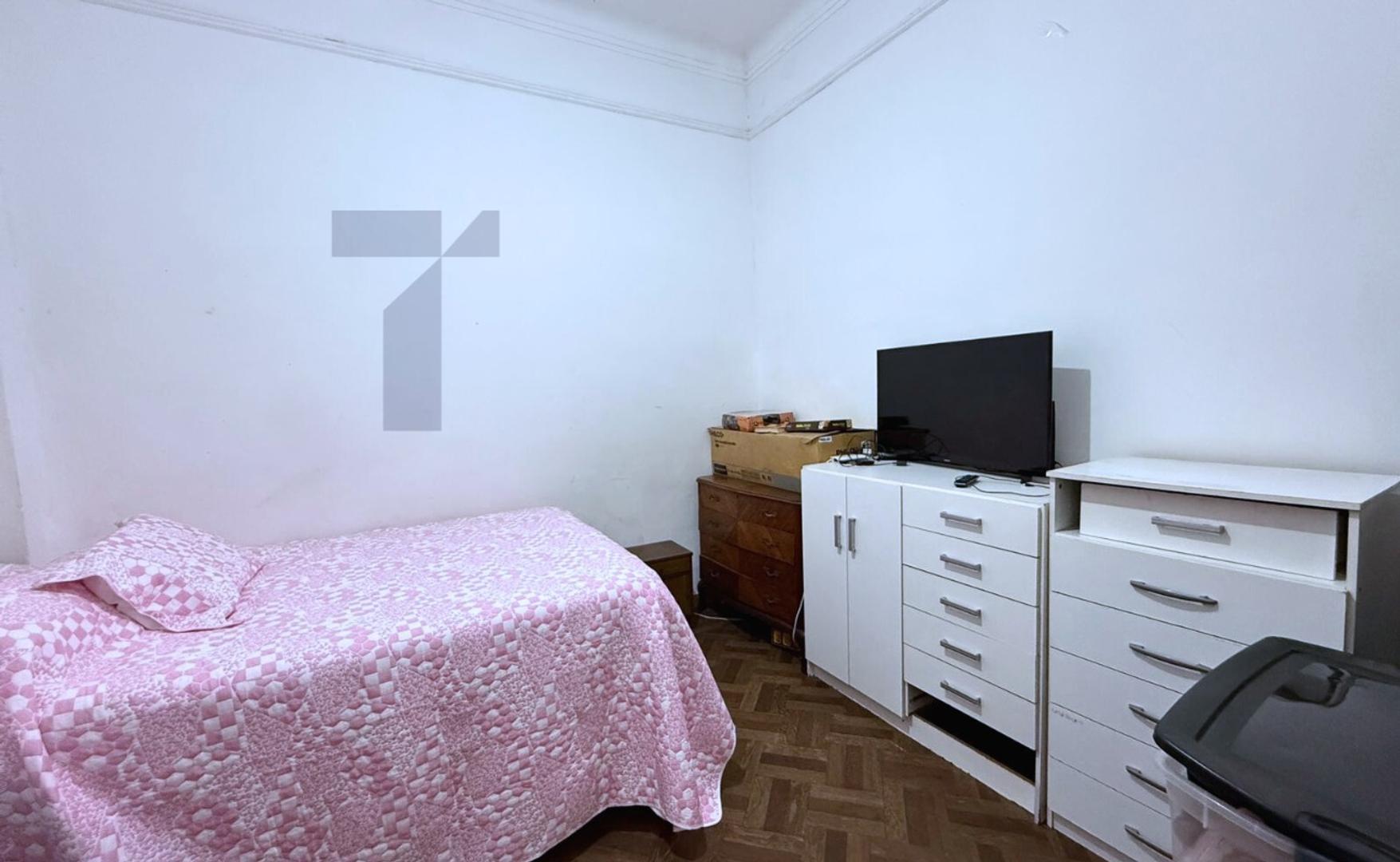 Depto Tipo Casa en Venta 80 años