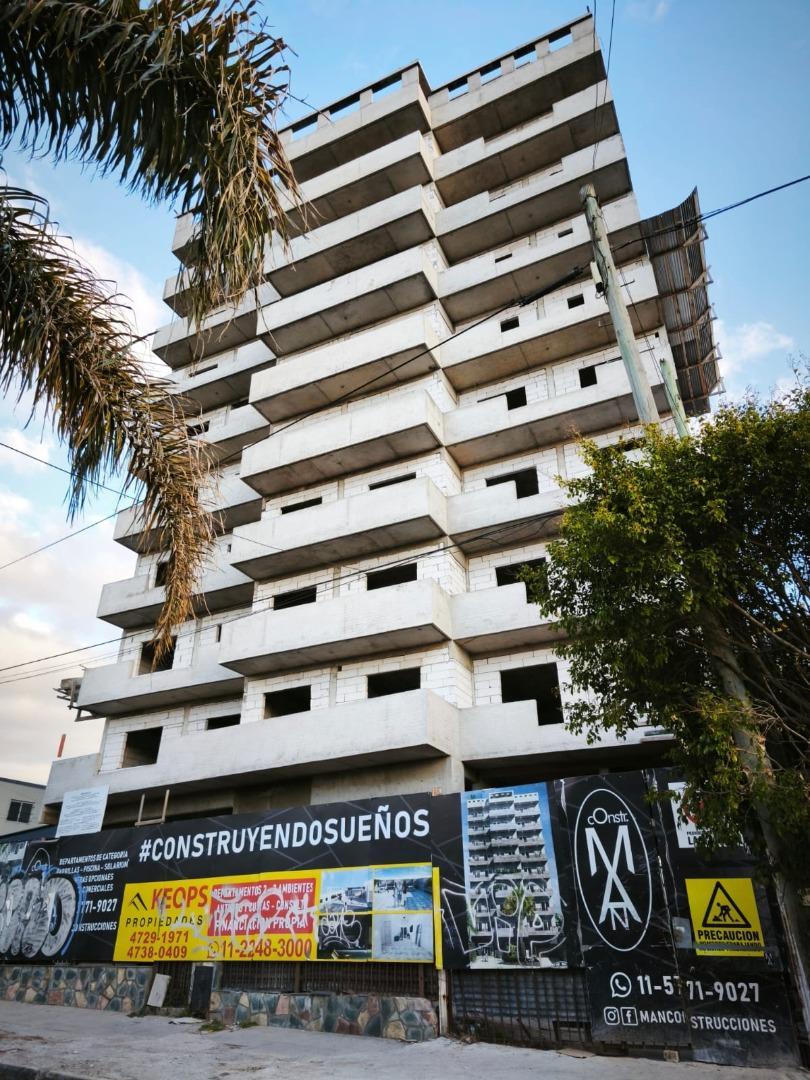 VENTA DE EXCELENTE DEPARTAMENTO EN POZO DE 3 AMB