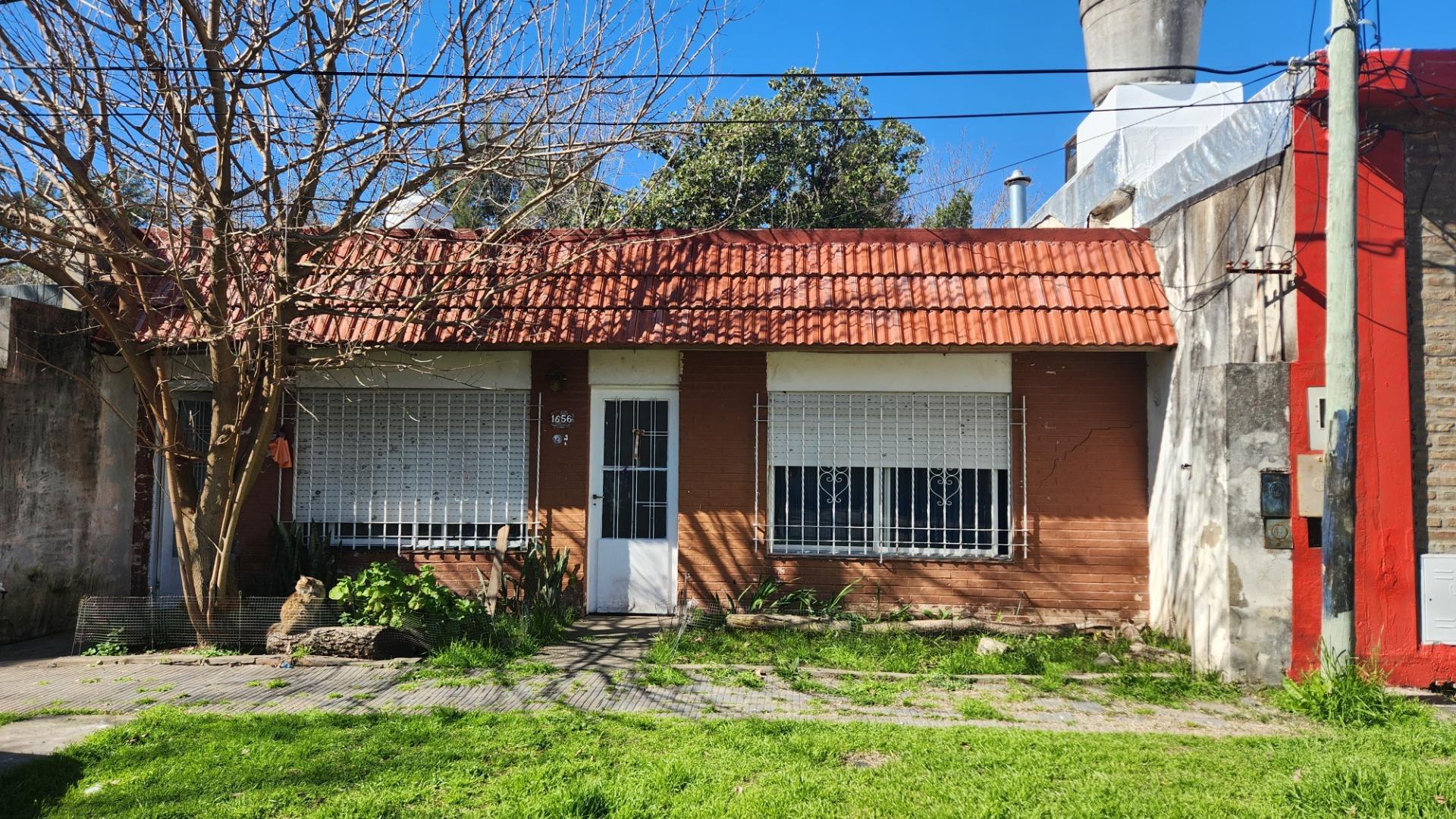 CASA CON AMPLIO TERRENO BAIGORRIA ZONA RIO