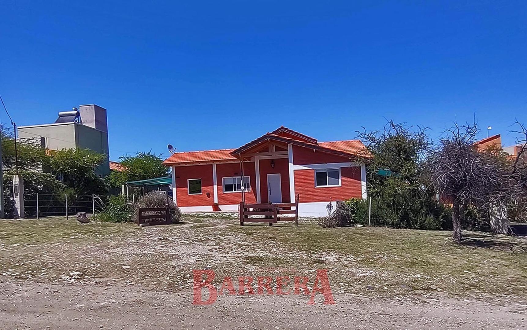 Chalet de 3 ambientes más depto de 2 amb. impecable!