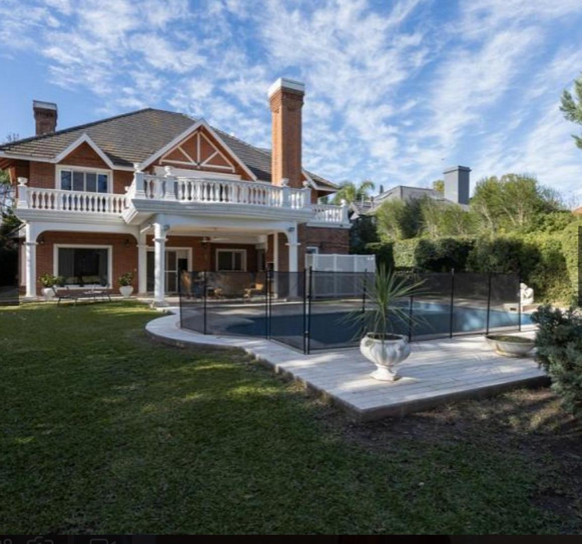 CASA EN VENTA 6 AMBIENTES. SAINT THOMAS SUR