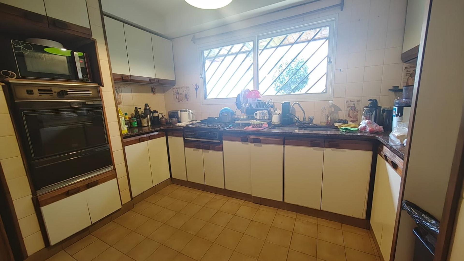 Casa en alquiler de 5 ambientes en Martinez