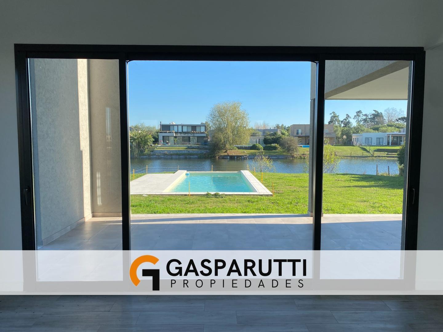 Casa 5 ambientes con 3 baños