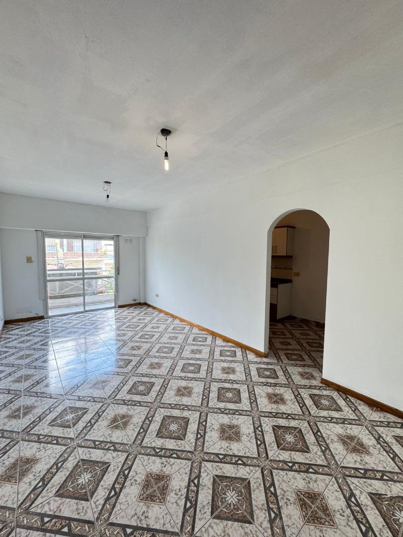 Brandsen 5600, Piso 1