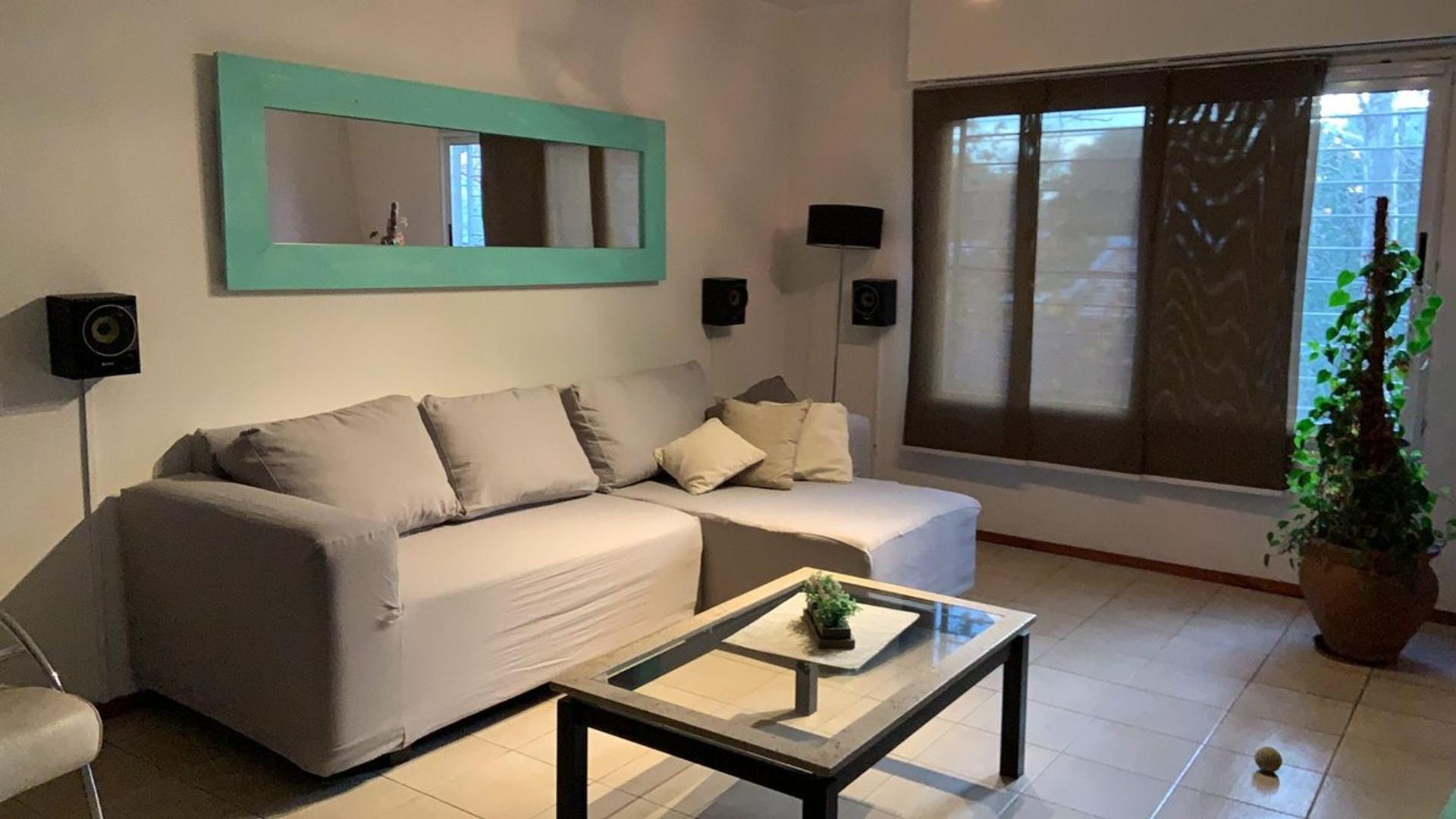 Casa en Venta en Remedios De Escalada, USD 230.000