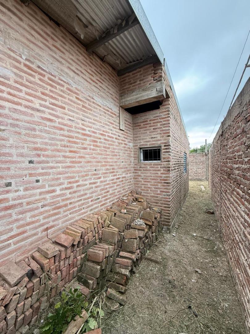 Vendo Casa a terminar (80 %terminada) detras de la Terminal