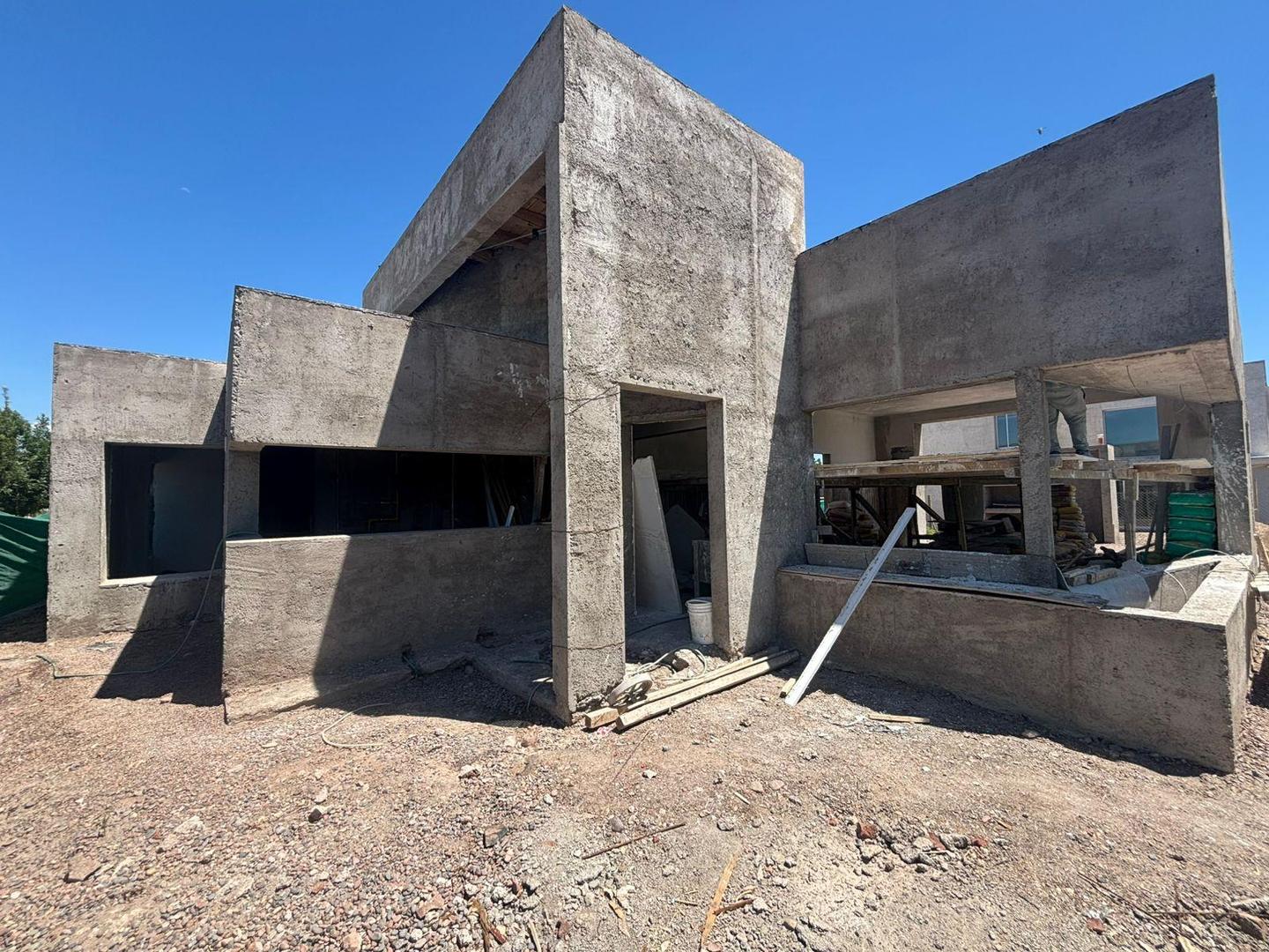 Casa a Estrenar en Barrio La Luisa