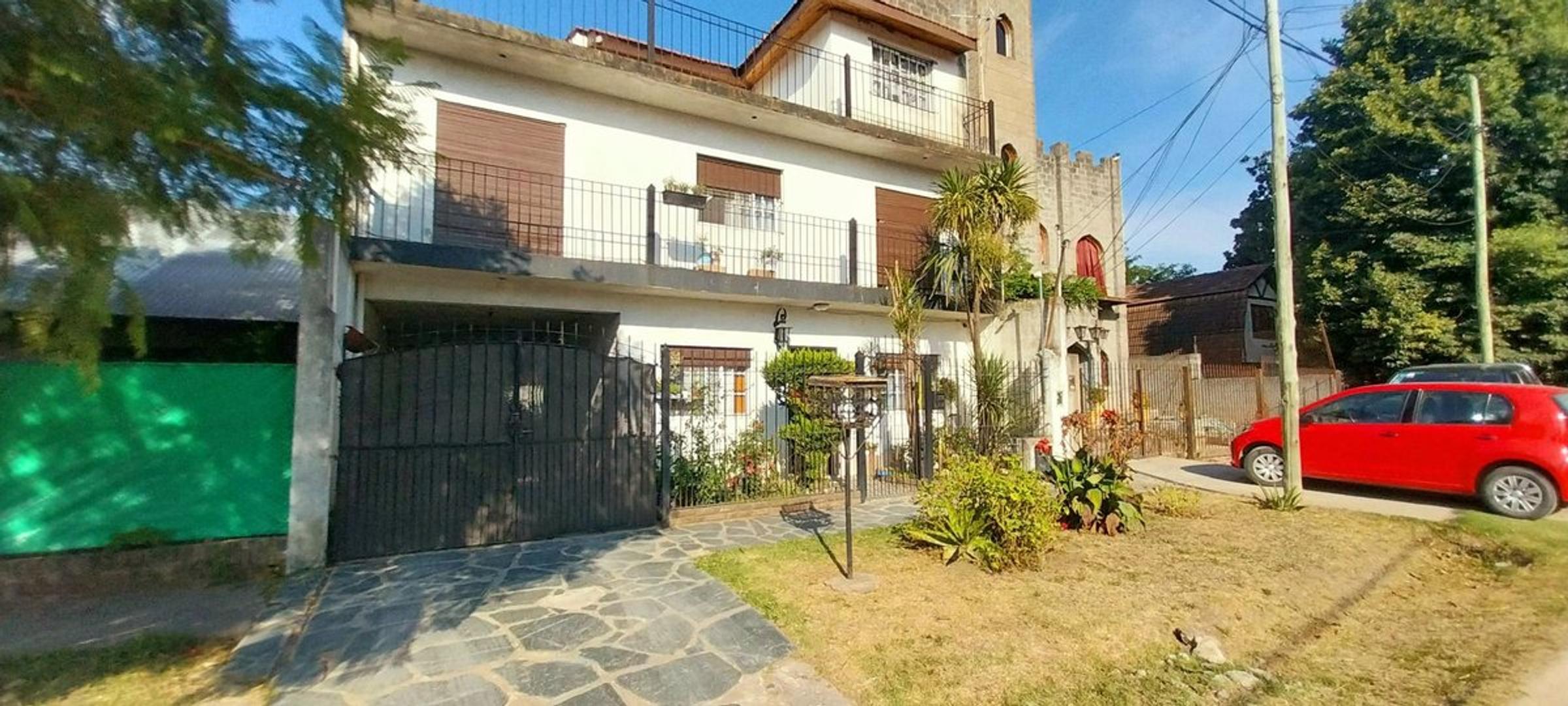 Casa 6 ambientes con amplio jardín, venta Burzaco