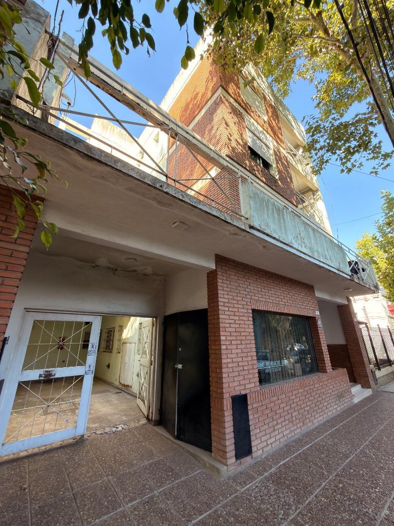 Depto 3 amb semipiso con cochera privada!