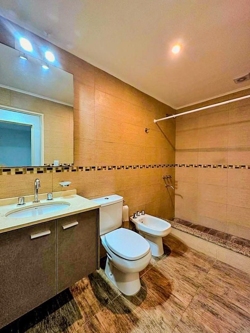 Departamento en Alquiler con 1 cocheras