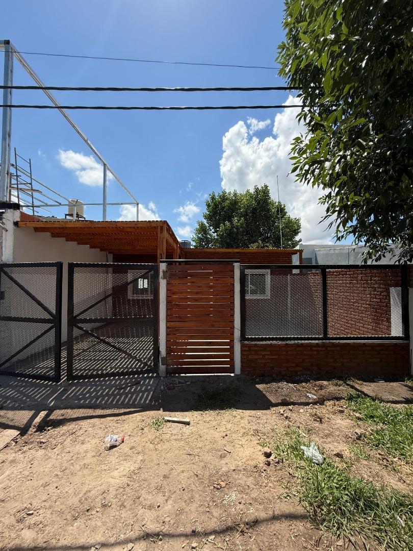 CASA 1 DORMITORIO A ESTRENAR EN ALQUILER, PUEBLO ESTHER!