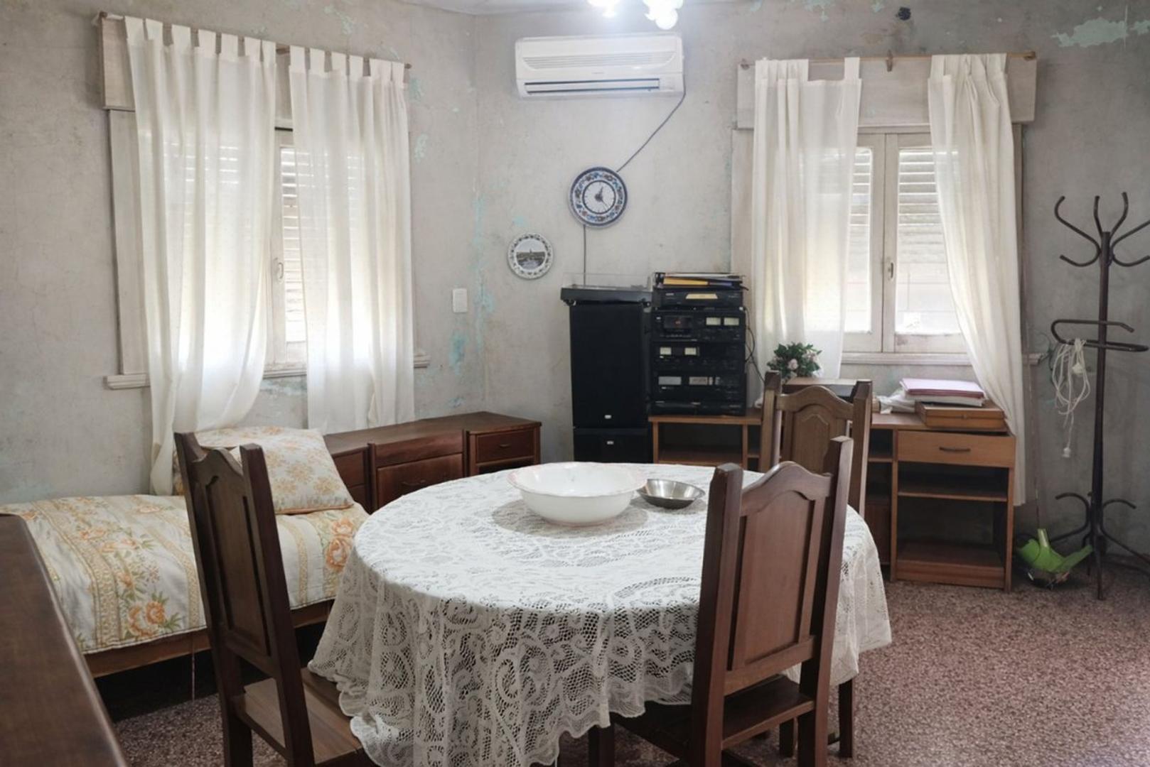 casa en Venta de 4 ambientes  RAMOS MEJIA COCHERA