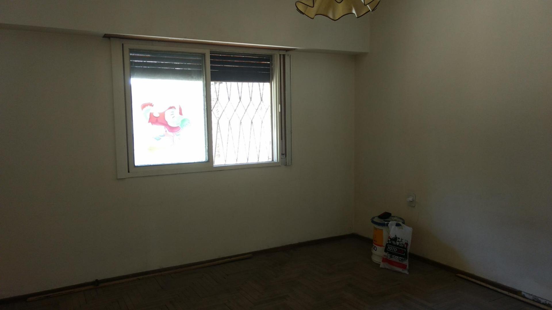 CASA 3 AMB CON FONDO LIBRE Y COCHERA - VILLA BALLESTER