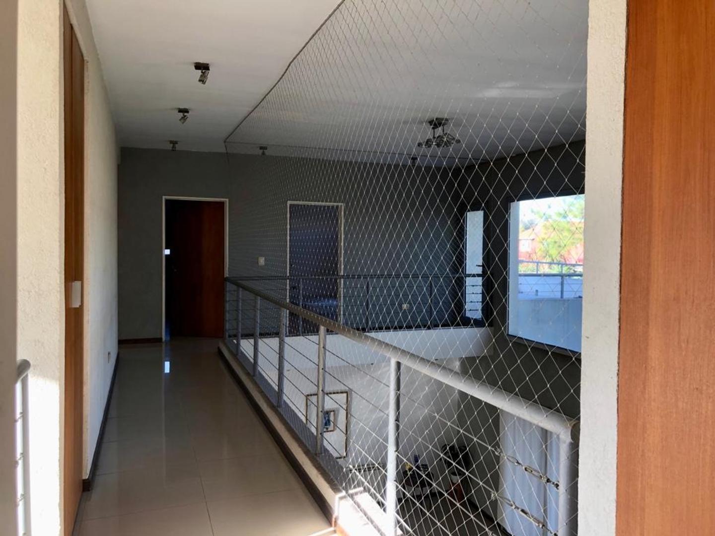 Casa en venta de 6 ambientes en Escobar.