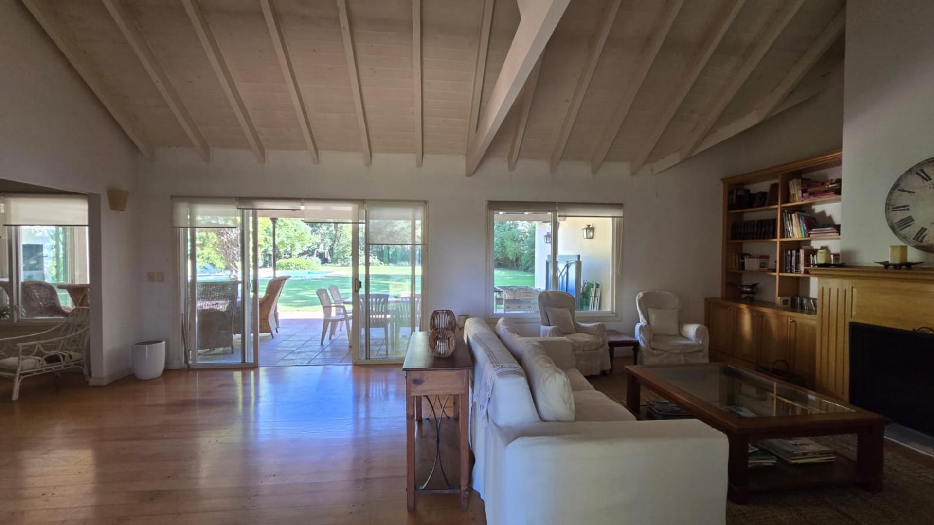 Casa en Venta en Los Pinguinos, USD 880.000