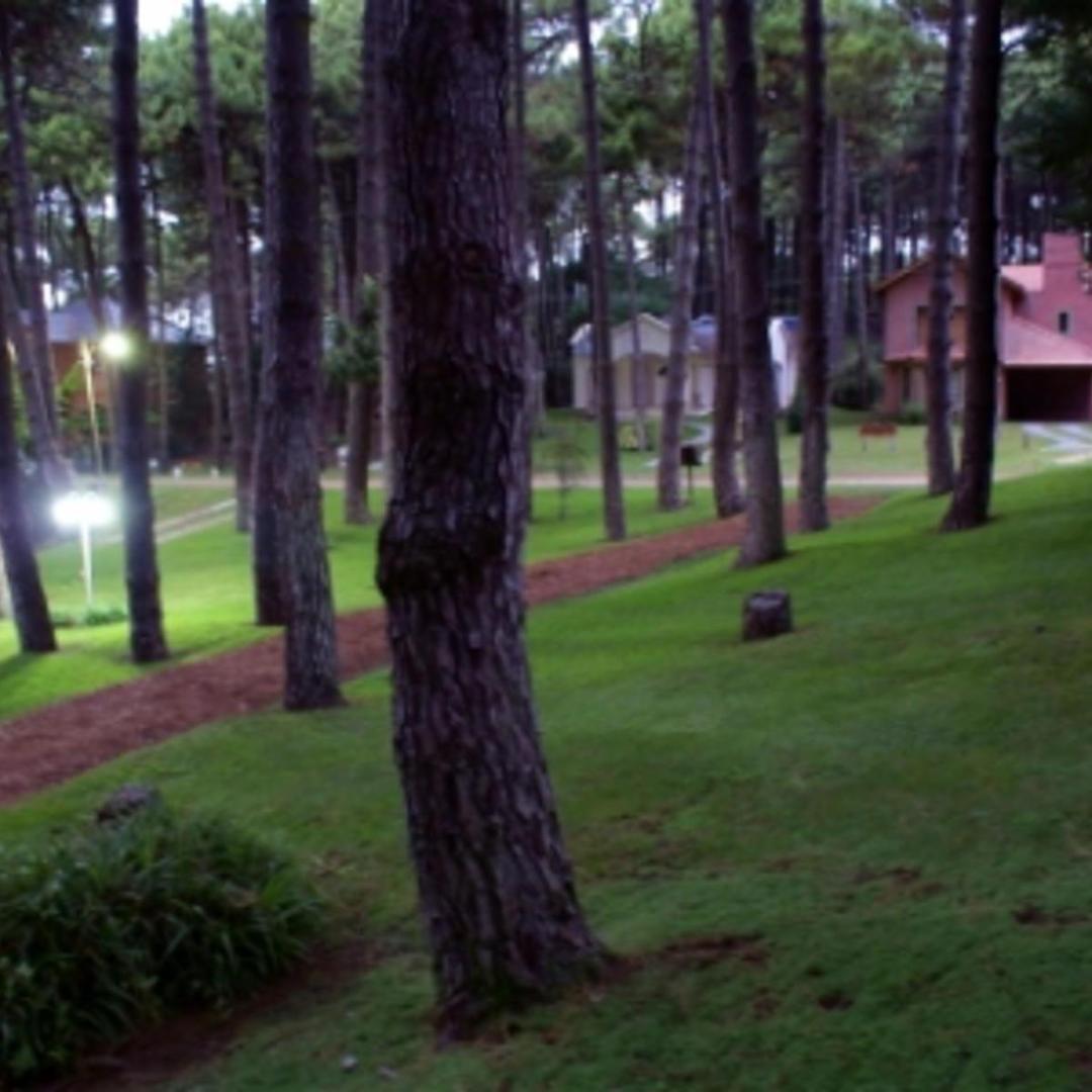 Chalet doble lote-toma menor valor