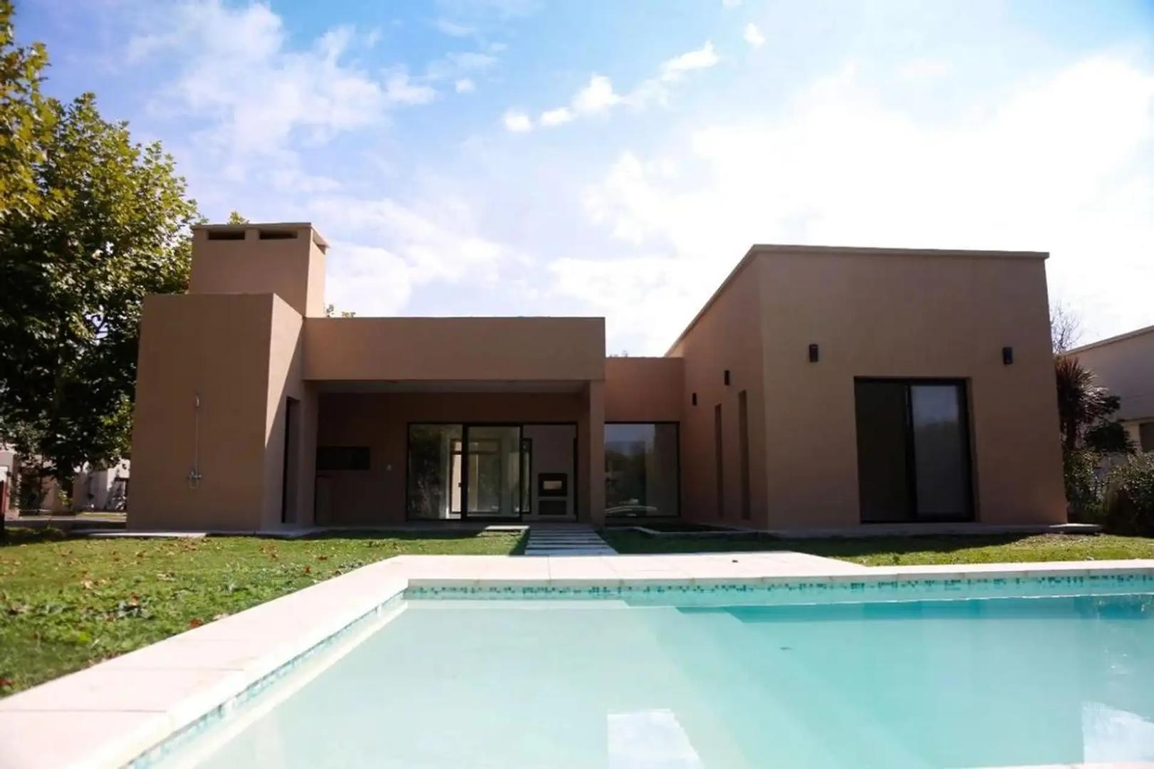 CASA EN VENTA HARAS DEL SUR II TODA EN PLANTA BAJA 3 DORMITO