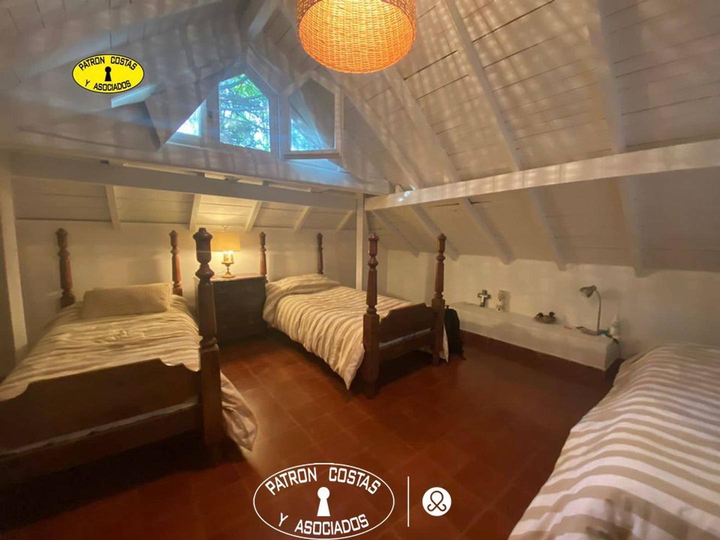 Casa en Alquiler con 4 cocheras