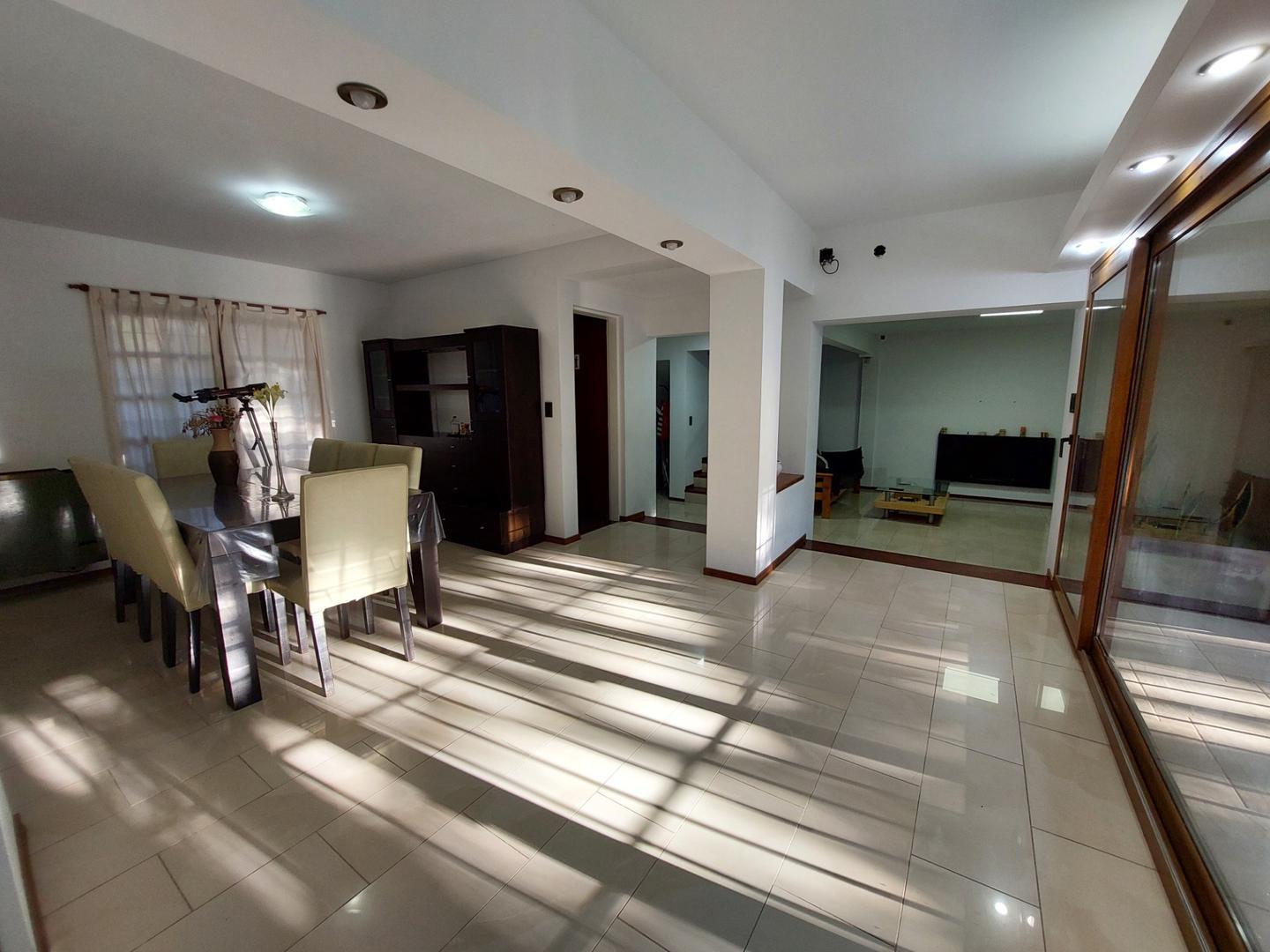 Casa en Venta en Villa Gobernador Udaondo, USD 298.000