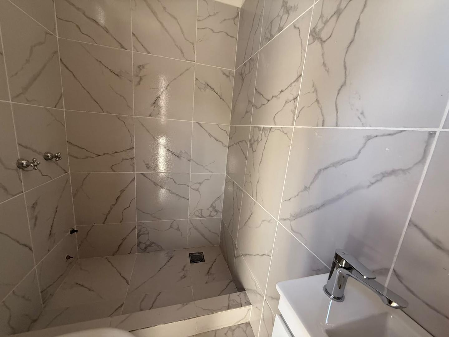 Depto Tipo Casa en Alquiler en Pompeya, $ 450.000