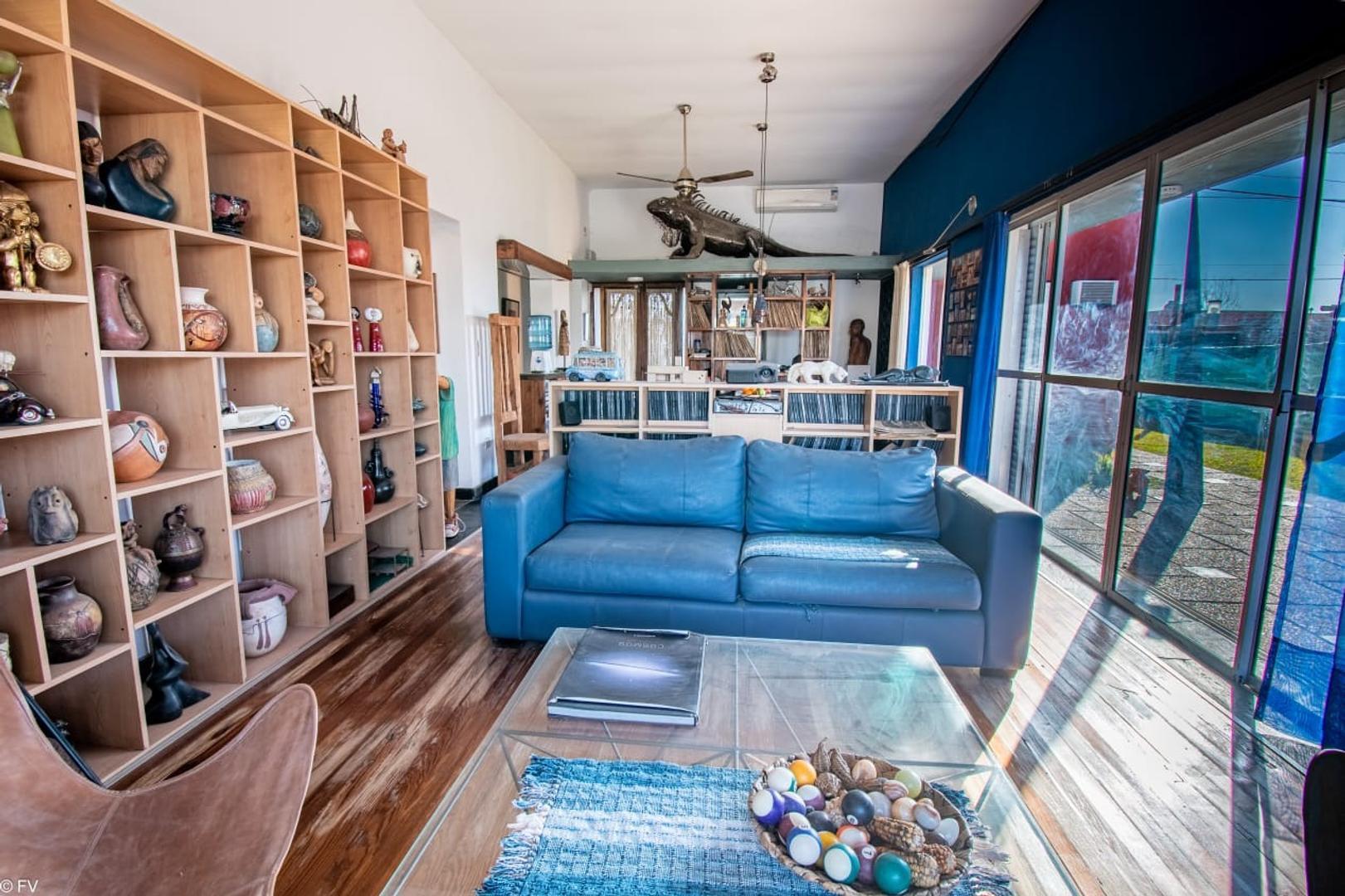 Lomas De Ávila 100, Piso A