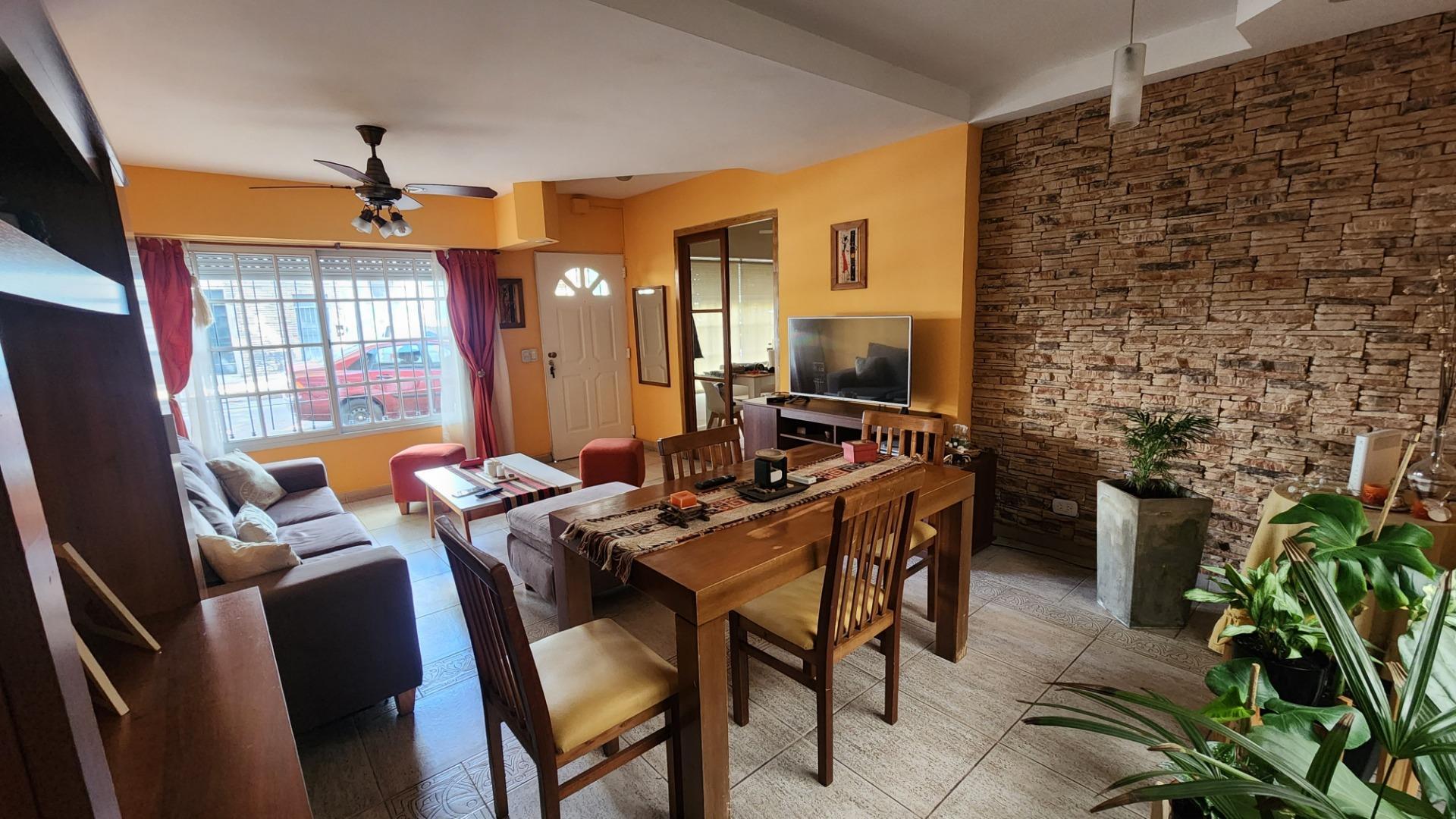 Hermosa Casa en Lote Propio - Única por su Estado