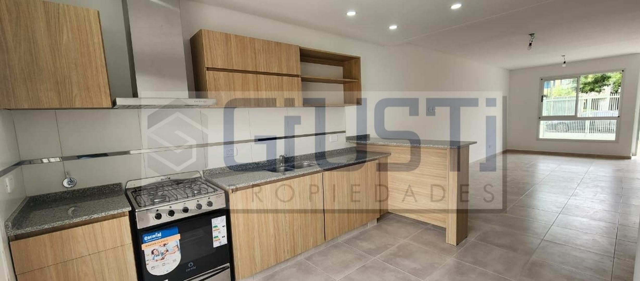 Depto Tipo Casa 3 ambientes con 2 baños