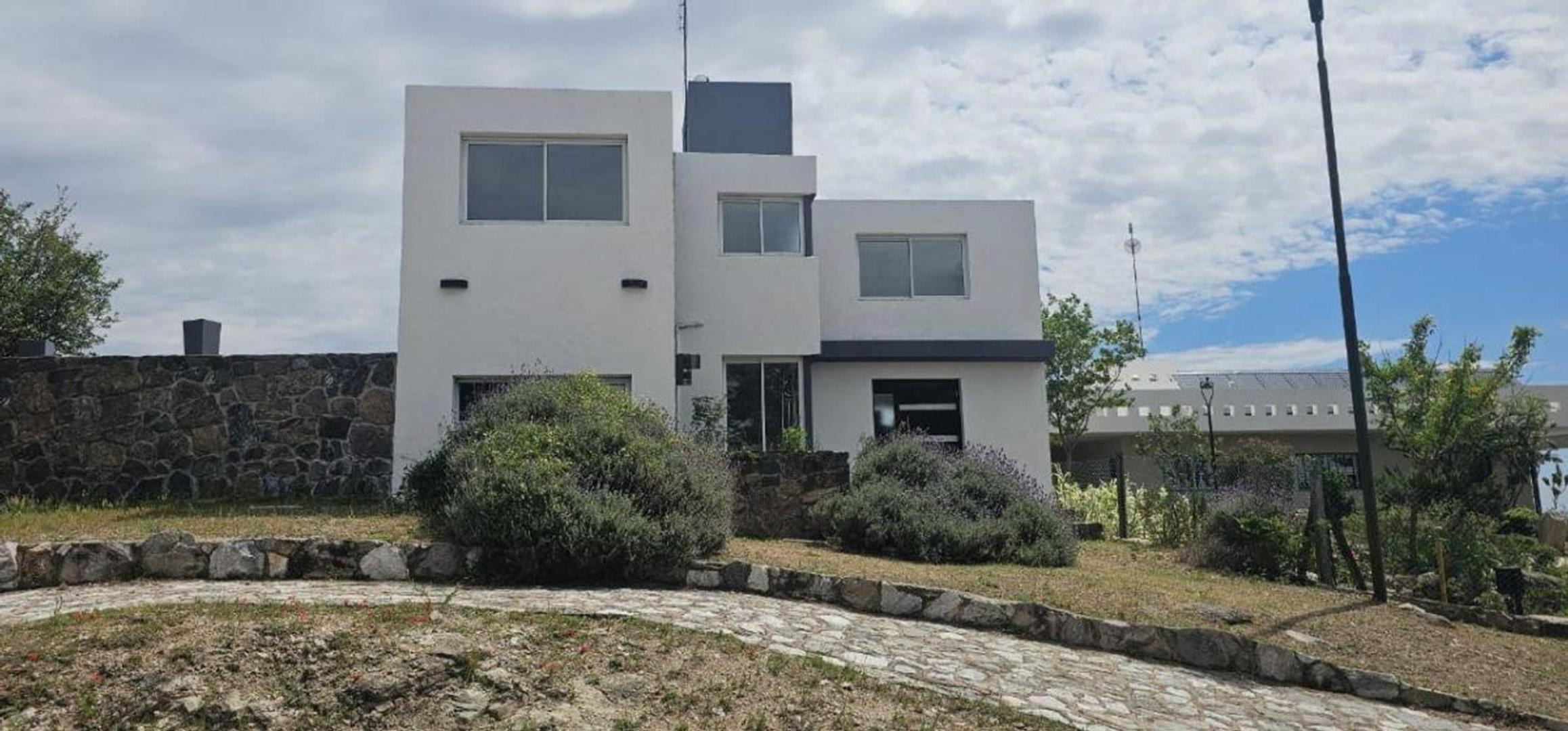 Casa en Venta 2 dormitorios Barrio de montaña Los Encantos