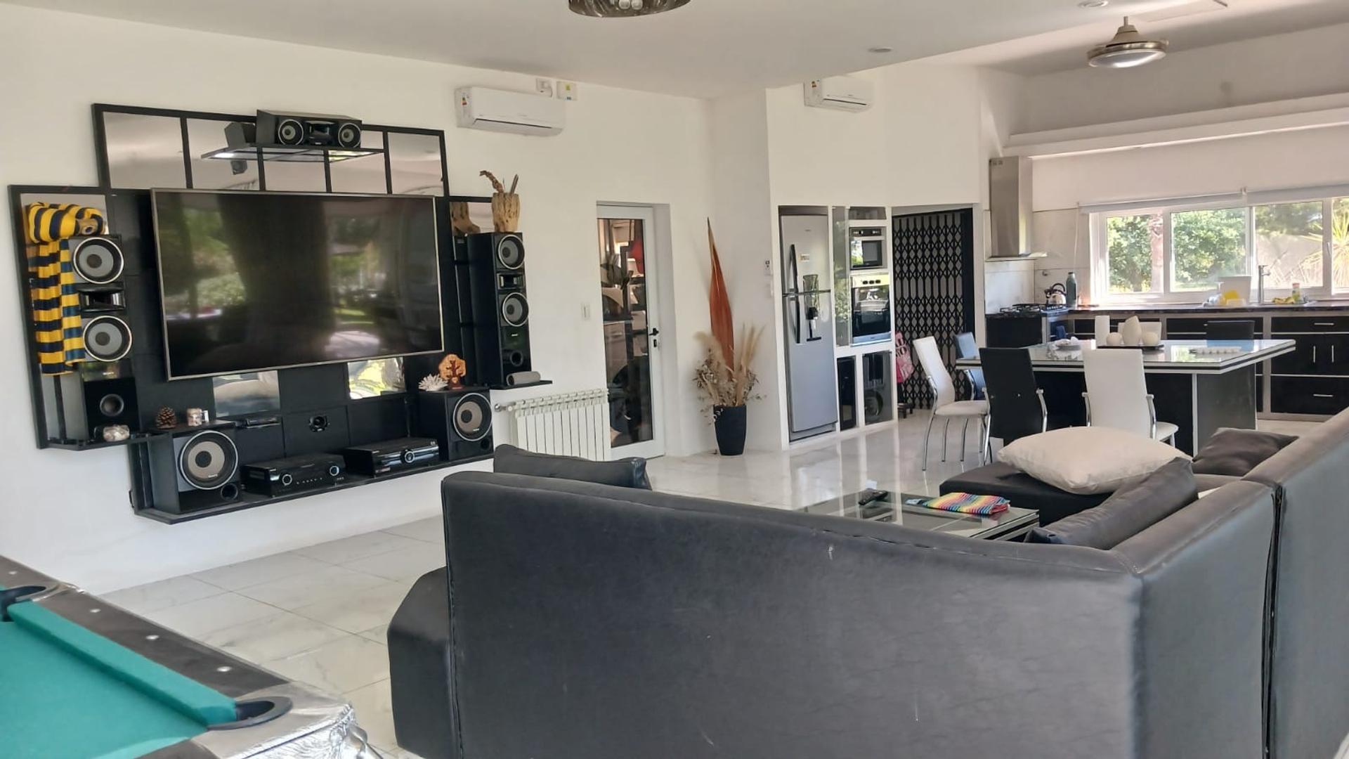 Casa 4 ambientes con 3 baños