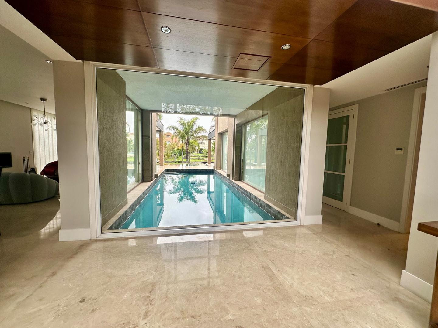 Casa en Venta con 4 cocheras