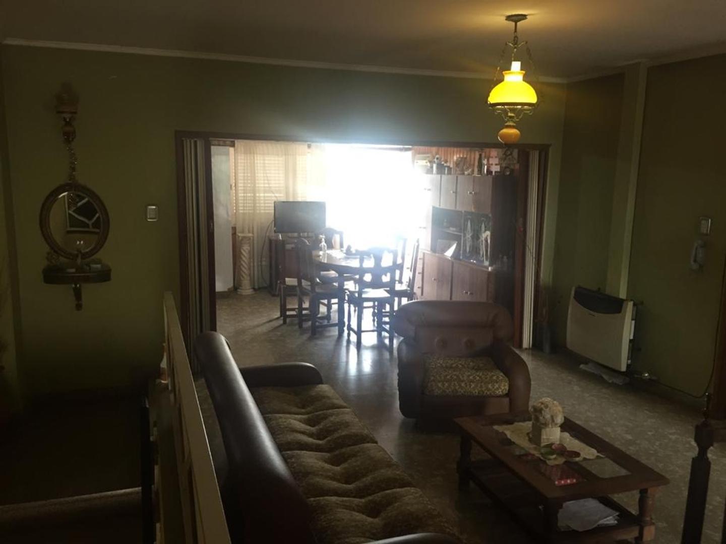 Casa en Venta con 5 cocheras