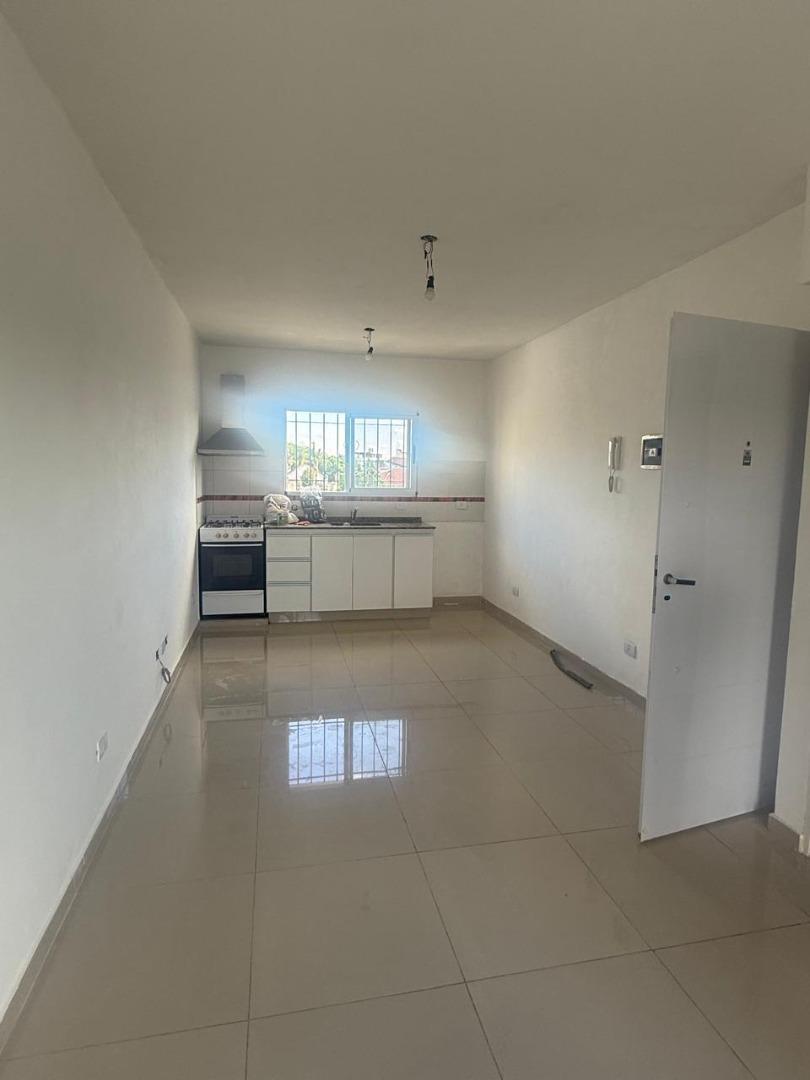 Venezuela 3800, Piso 1