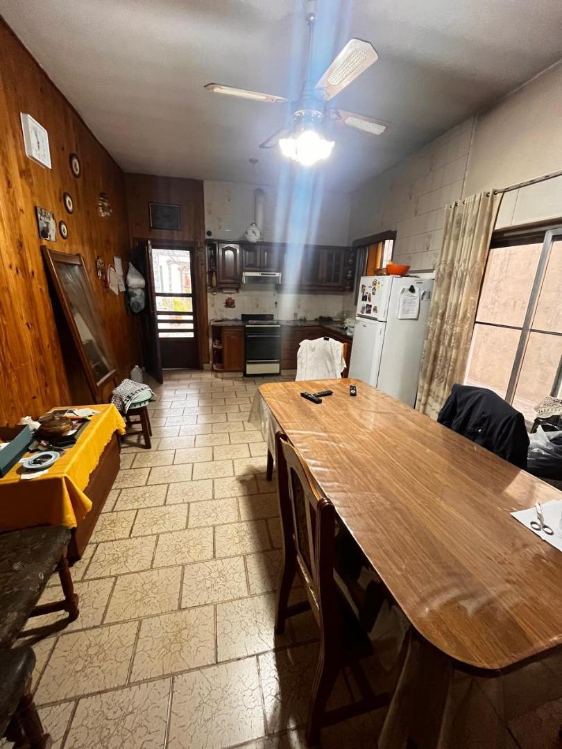 CASA CON LOCAL EN VENTA MARTINTO 2055 WILDE