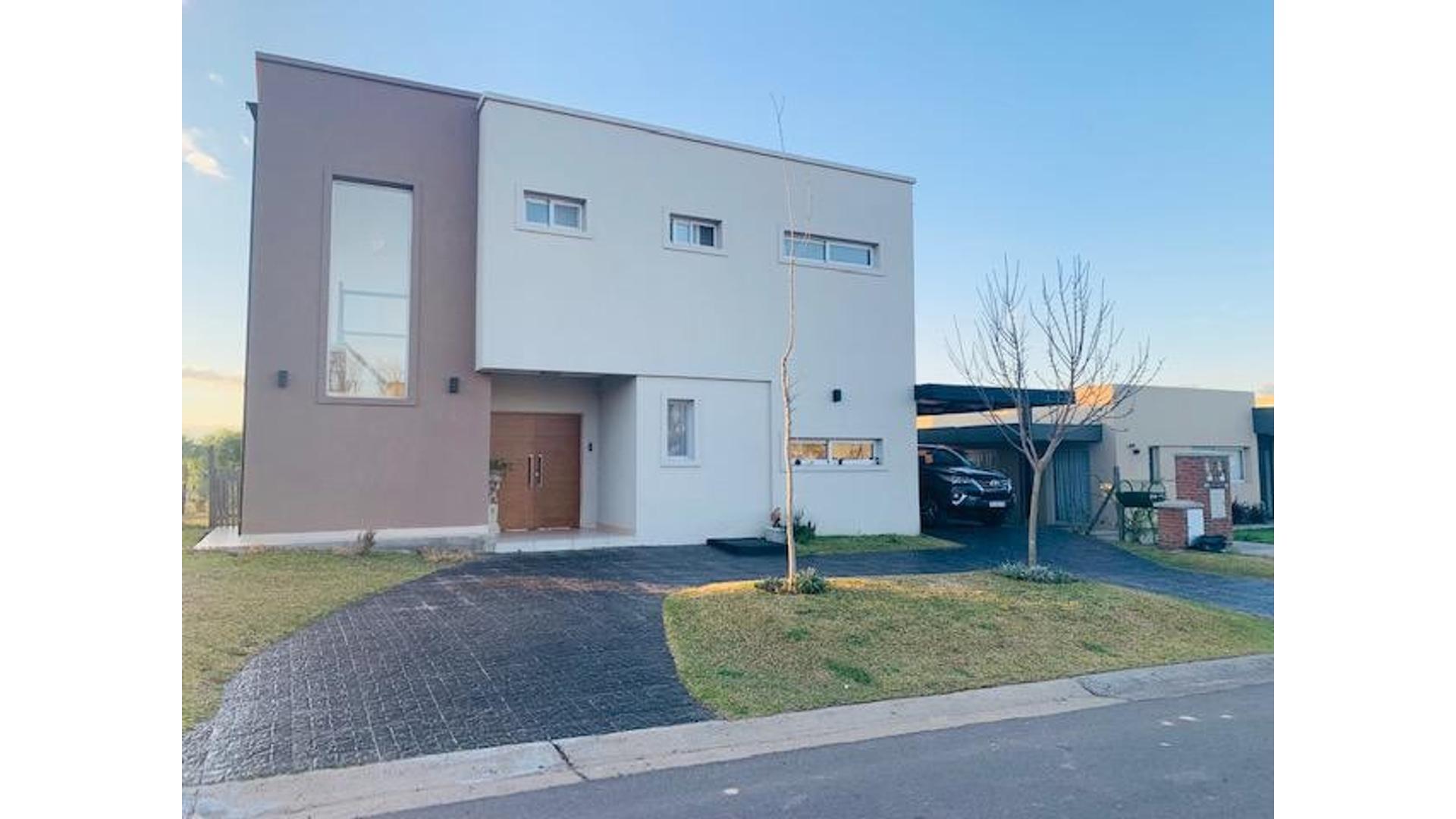 EXCELENTE CASA EN SANTA GUADALUPE